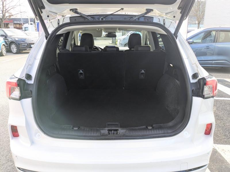 Photo 8 de l’annonce de FORD Kuga d’occasion à vendre à DRAGUIGNAN