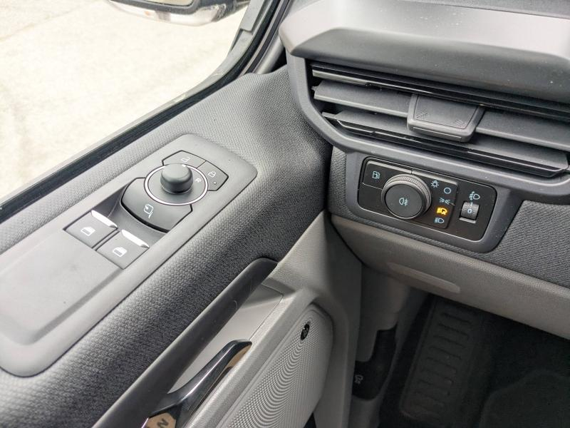 Photo 19 de l’annonce de FORD Tourneo Custom d’occasion à vendre à DRAGUIGNAN