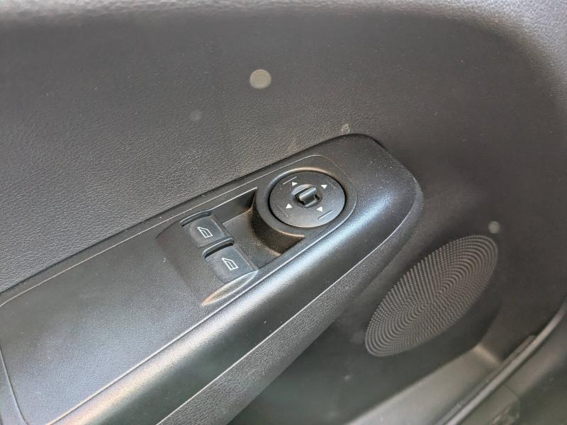 Photo 11 de l’annonce de FORD Transit Courier VUL d’occasion à vendre à DRAGUIGNAN