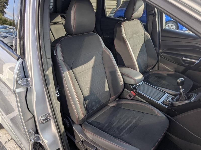 Photo 7 de l’annonce de FORD Kuga d’occasion à vendre à DRAGUIGNAN