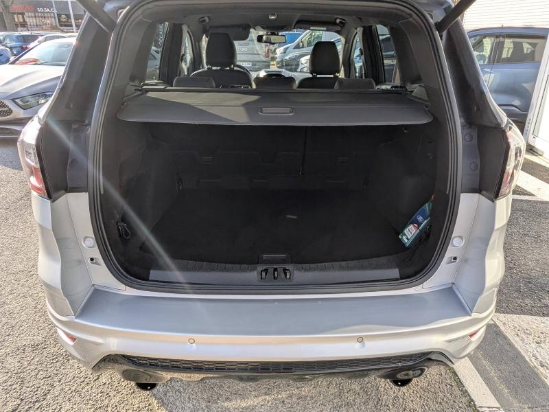 Photo 10 de l’annonce de FORD Kuga d’occasion à vendre à DRAGUIGNAN