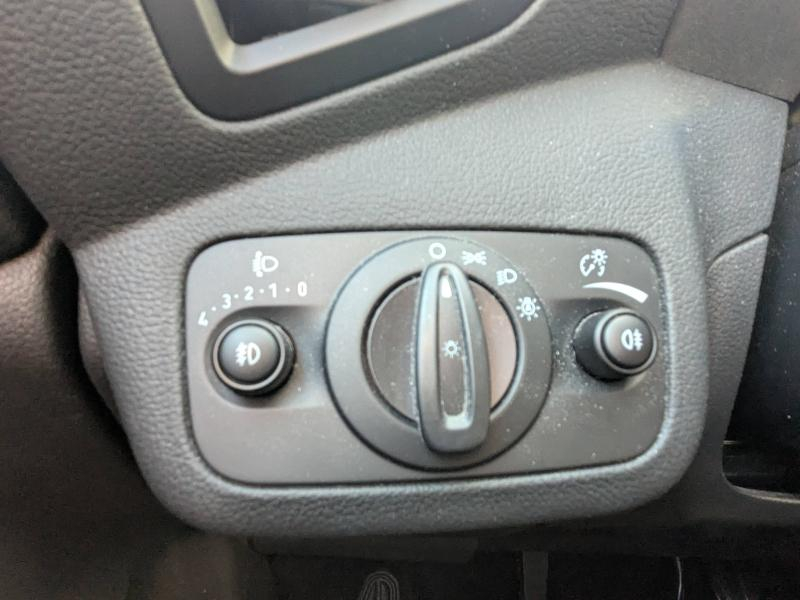 Photo 17 de l’annonce de FORD Kuga d’occasion à vendre à DRAGUIGNAN