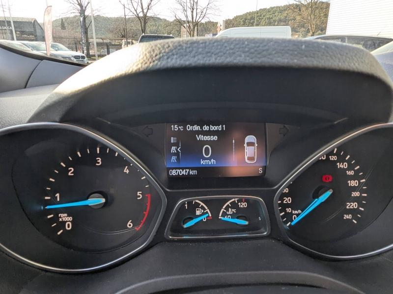 Photo 18 de l’annonce de FORD Kuga d’occasion à vendre à DRAGUIGNAN