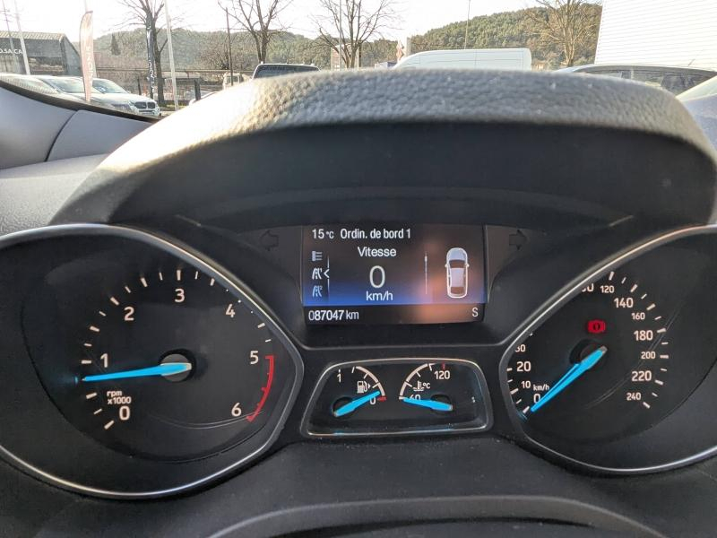 Photo 19 de l’annonce de FORD Kuga d’occasion à vendre à DRAGUIGNAN