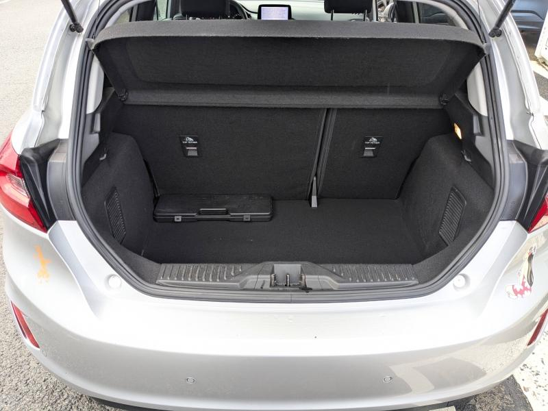 Photo 9 de l’annonce de FORD Fiesta d’occasion à vendre à DRAGUIGNAN