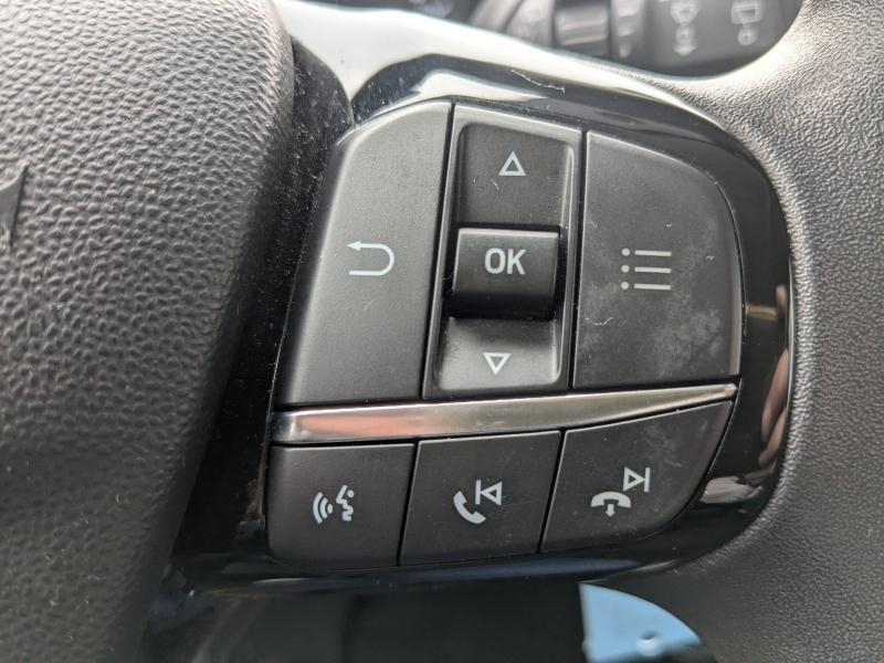 Photo 19 de l’annonce de FORD Fiesta d’occasion à vendre à DRAGUIGNAN