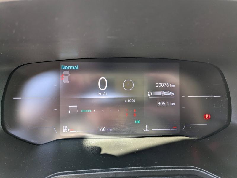 Photo 14 de l’annonce de RENAULT Clio d’occasion à vendre à GAP