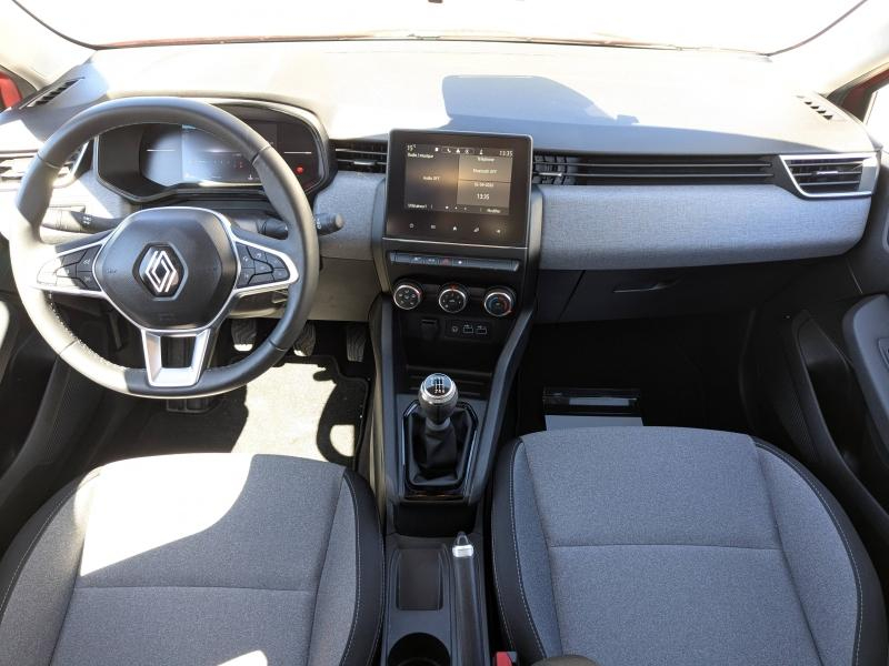 Photo 16 de l’annonce de RENAULT Clio d’occasion à vendre à GAP