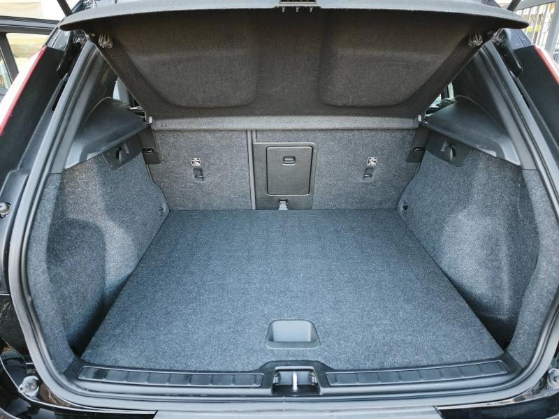Photo 8 de l’annonce de VOLVO XC40 d’occasion à vendre à AVIGNON