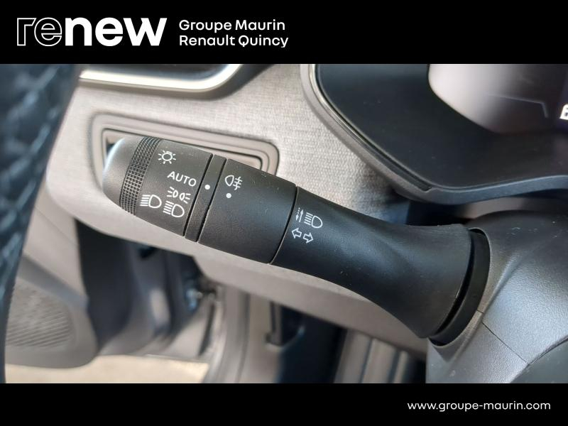 Photo 10 de l’annonce de RENAULT Clio d’occasion à vendre à QUINCY-SOUS-SÉNART