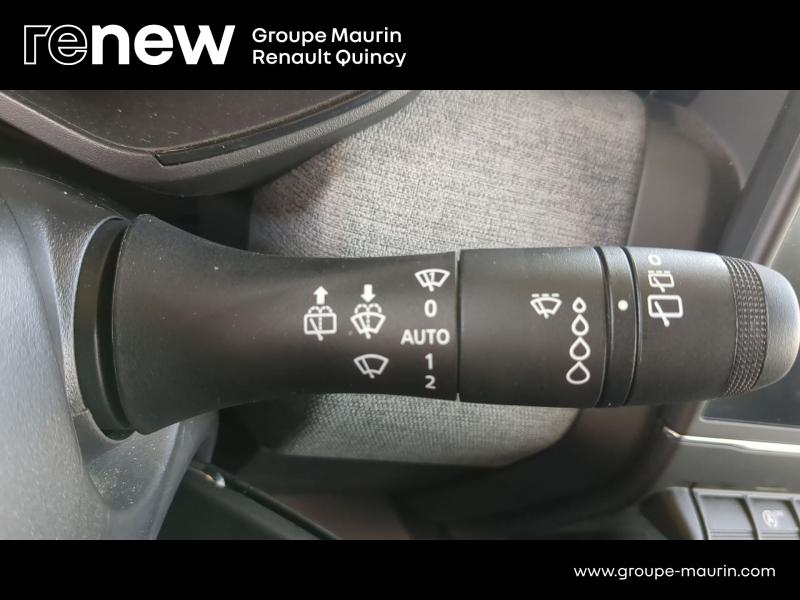 Photo 11 de l’annonce de RENAULT Clio d’occasion à vendre à QUINCY-SOUS-SÉNART