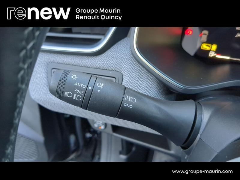 Photo 5 de l’annonce de RENAULT Clio d’occasion à vendre à QUINCY-SOUS-SÉNART