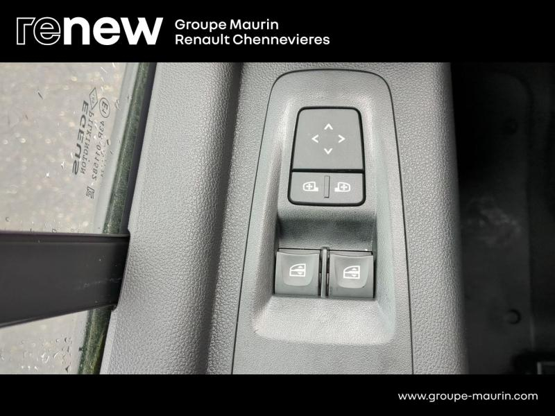 Photo 10 de l’annonce de RENAULT Master Fg VUL d’occasion à vendre à CHENNEVIÈRES-SUR-MARNE