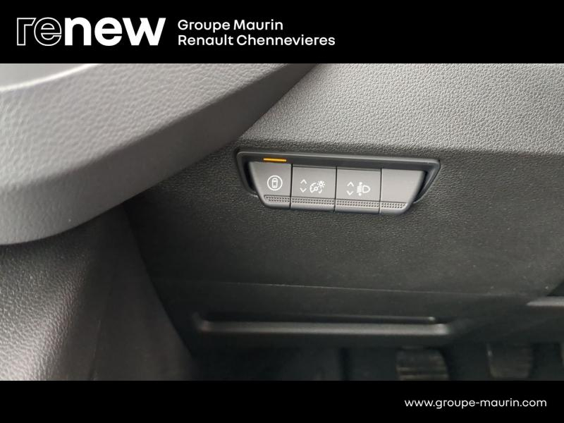 Photo 16 de l’annonce de RENAULT Master Fg VUL d’occasion à vendre à CHENNEVIÈRES-SUR-MARNE
