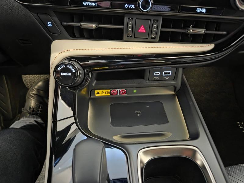 Photo 9 de l’annonce de LEXUS NX d’occasion à vendre à AUBIÈRE