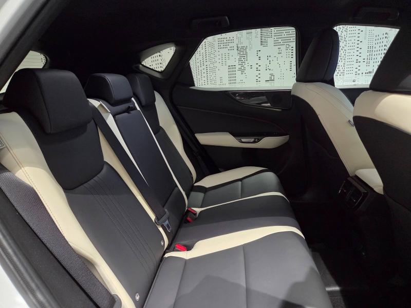 Photo 12 de l’annonce de LEXUS NX d’occasion à vendre à AUBIÈRE