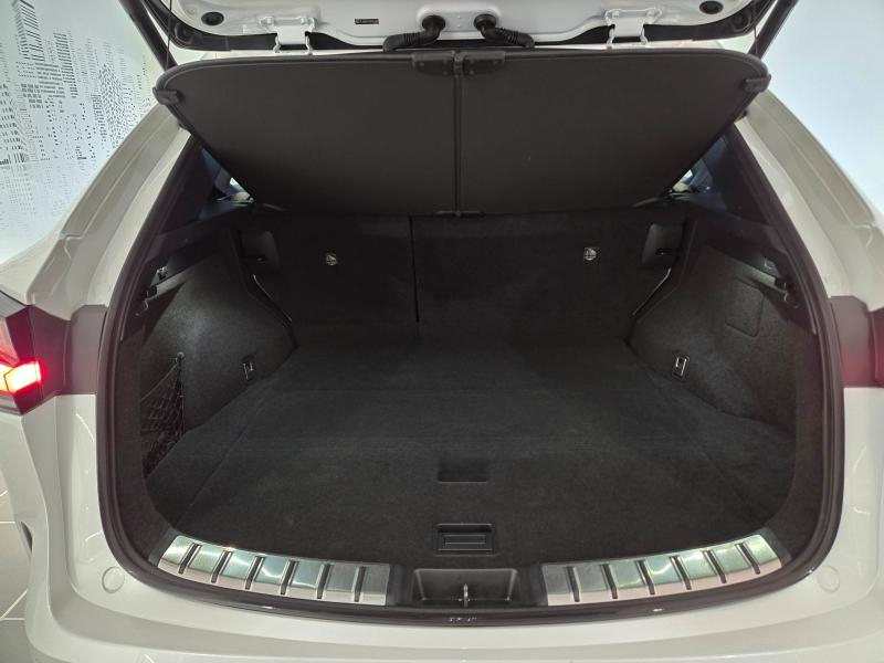 Photo 13 de l’annonce de LEXUS NX d’occasion à vendre à AUBIÈRE