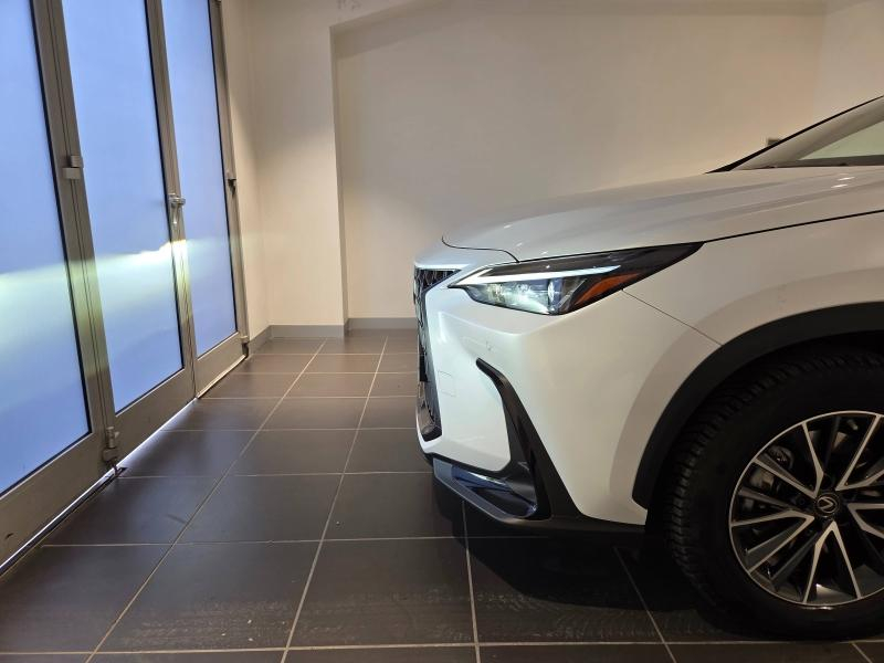 Photo 17 de l’annonce de LEXUS NX d’occasion à vendre à AUBIÈRE
