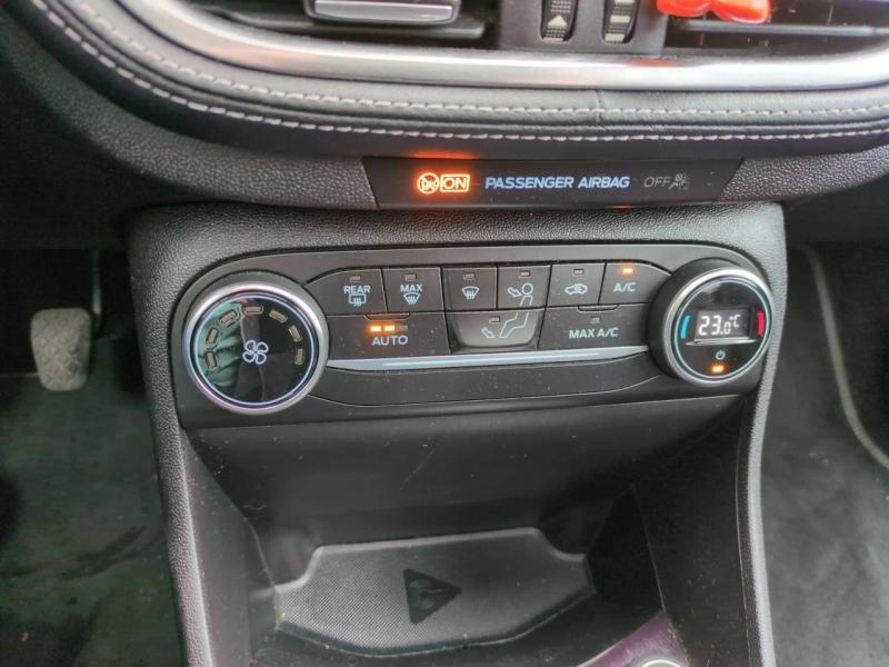 Photo 9 de l’annonce de FORD Fiesta d’occasion à vendre à NÎMES