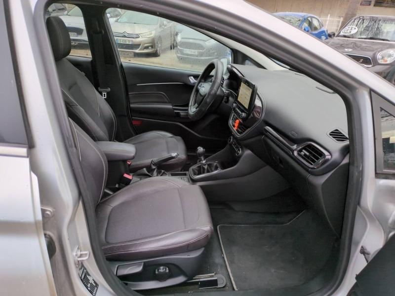 Photo 16 de l’annonce de FORD Fiesta d’occasion à vendre à NÎMES