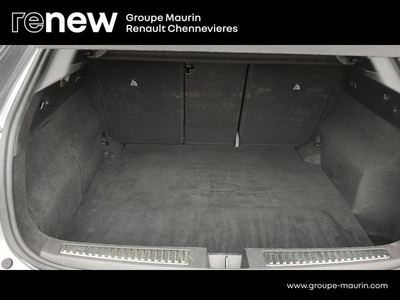 Photo 14 de l’annonce de RENAULT  d’occasion à vendre à CHENNEVIÈRES-SUR-MARNE