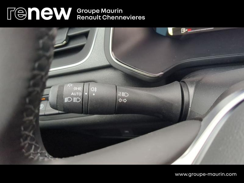 Photo 18 de l’annonce de RENAULT Captur d’occasion à vendre à CHENNEVIÈRES-SUR-MARNE