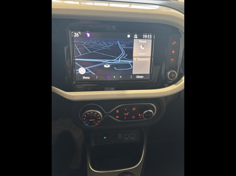 Photo 8 de l’annonce de RENAULT Twingo d’occasion à vendre à CHENNEVIÈRES-SUR-MARNE