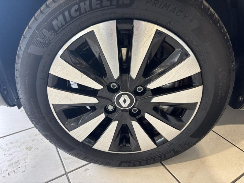 Photo 17 de l’annonce de RENAULT Twingo d’occasion à vendre à CHENNEVIÈRES-SUR-MARNE