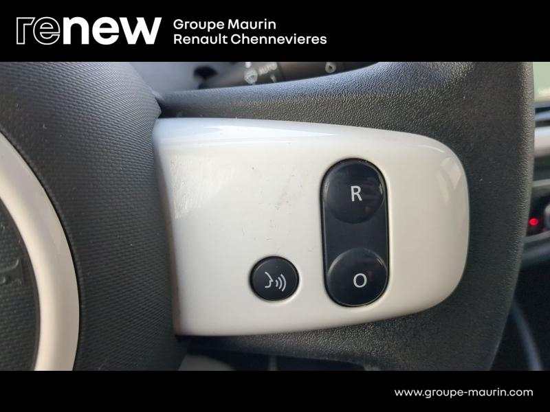 Photo 16 de l’annonce de RENAULT Twingo d’occasion à vendre à CHENNEVIÈRES-SUR-MARNE