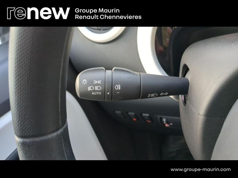 Photo 17 de l’annonce de RENAULT Twingo d’occasion à vendre à CHENNEVIÈRES-SUR-MARNE