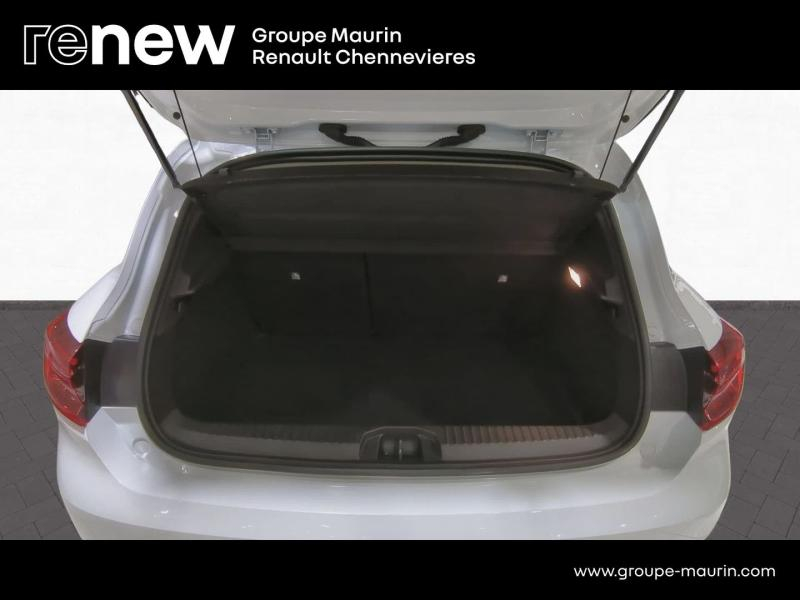 Photo 16 de l’annonce de RENAULT Clio d’occasion à vendre à CHENNEVIÈRES-SUR-MARNE