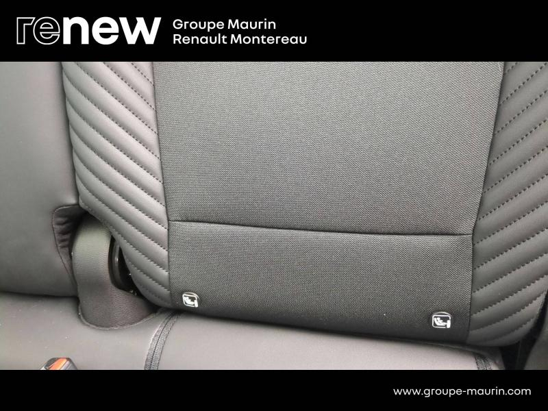 Photo 14 de l’annonce de RENAULT  d’occasion à vendre à VARENNES SUR SEINE