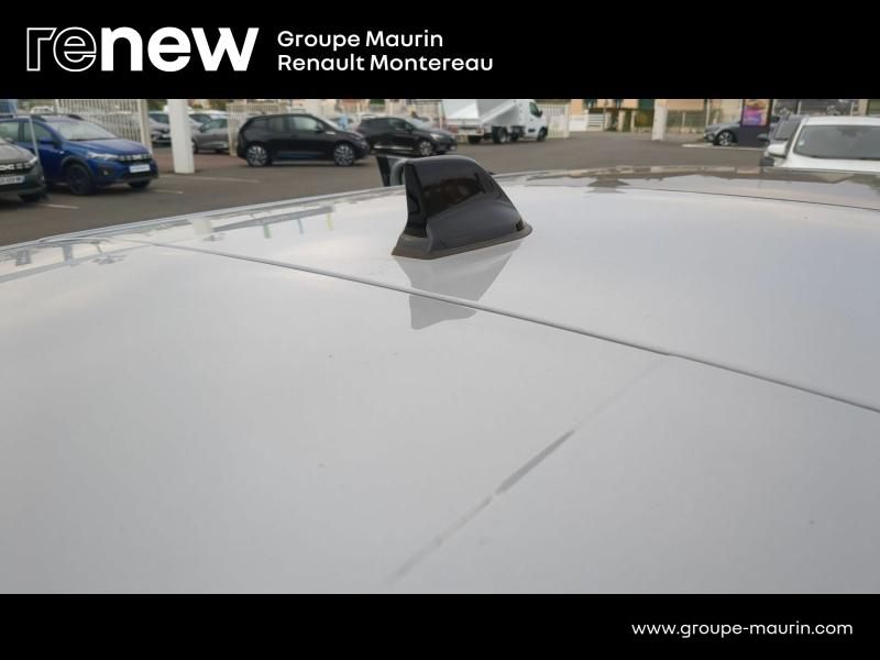 Photo 18 de l’annonce de RENAULT  d’occasion à vendre à VARENNES SUR SEINE