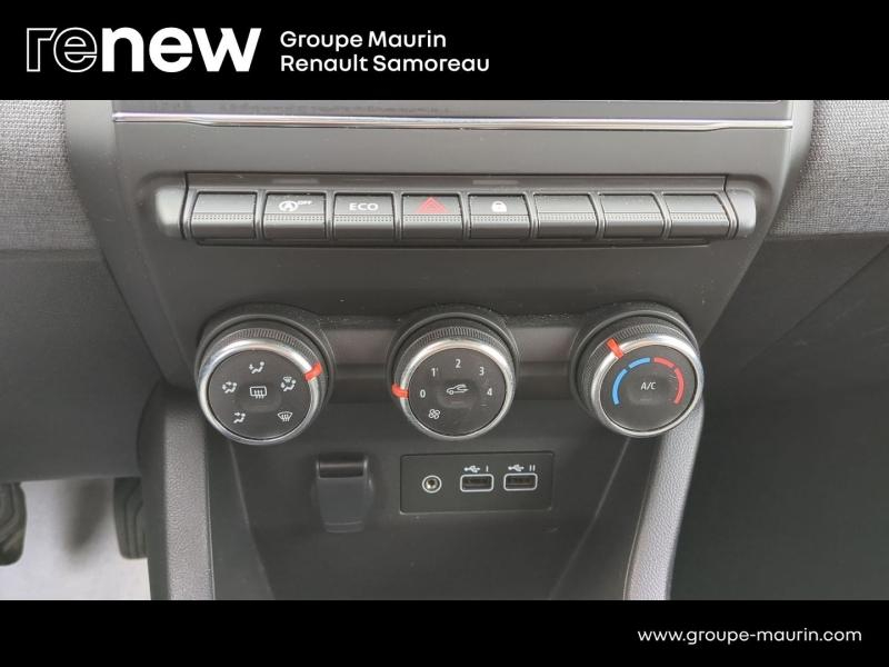 Photo 11 de l’annonce de RENAULT Clio d’occasion à vendre à SAMOREAU