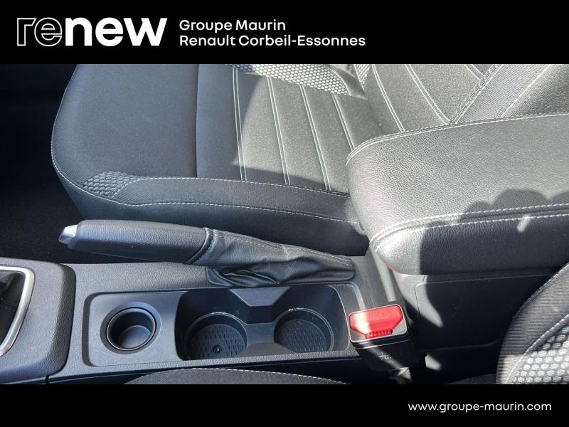 Photo 20 de l’annonce de DACIA Duster d’occasion à vendre à CORBEIL-ESSONNES