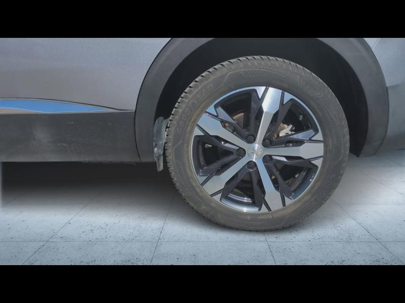 Photo 4 de l’annonce de PEUGEOT 5008 d’occasion à vendre à AIX-EN-PROVENCE