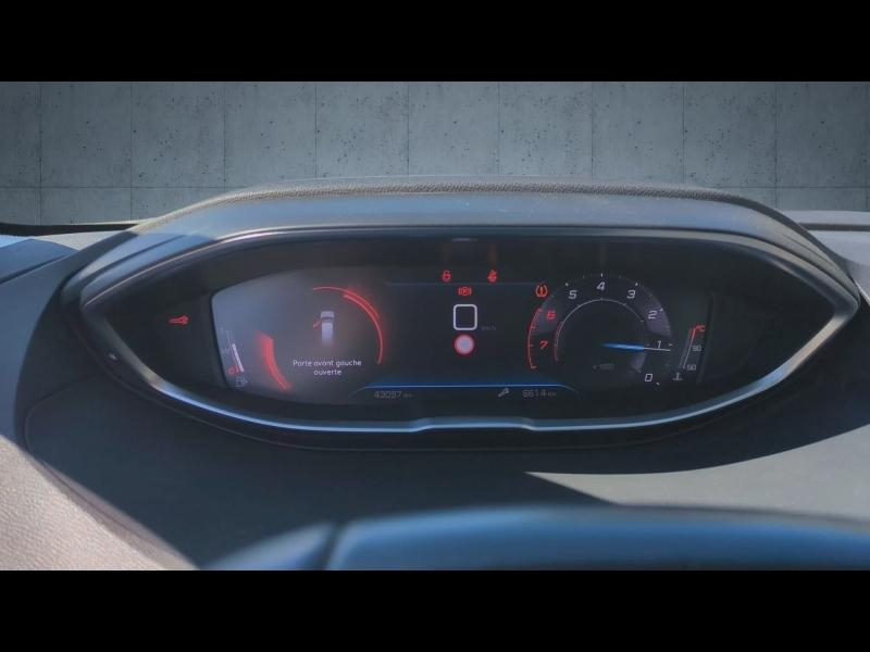 Photo 8 de l’annonce de PEUGEOT 5008 d’occasion à vendre à AIX-EN-PROVENCE