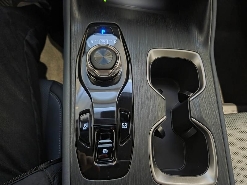 Photo 10 de l’annonce de LEXUS RZ d’occasion à vendre à AUBIÈRE