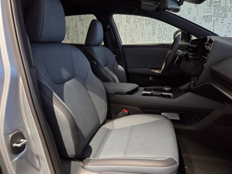 Photo 13 de l’annonce de LEXUS RZ d’occasion à vendre à AUBIÈRE