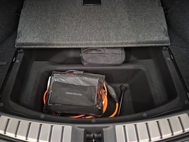 Photo 16 de l’annonce de LEXUS RZ d’occasion à vendre à AUBIÈRE