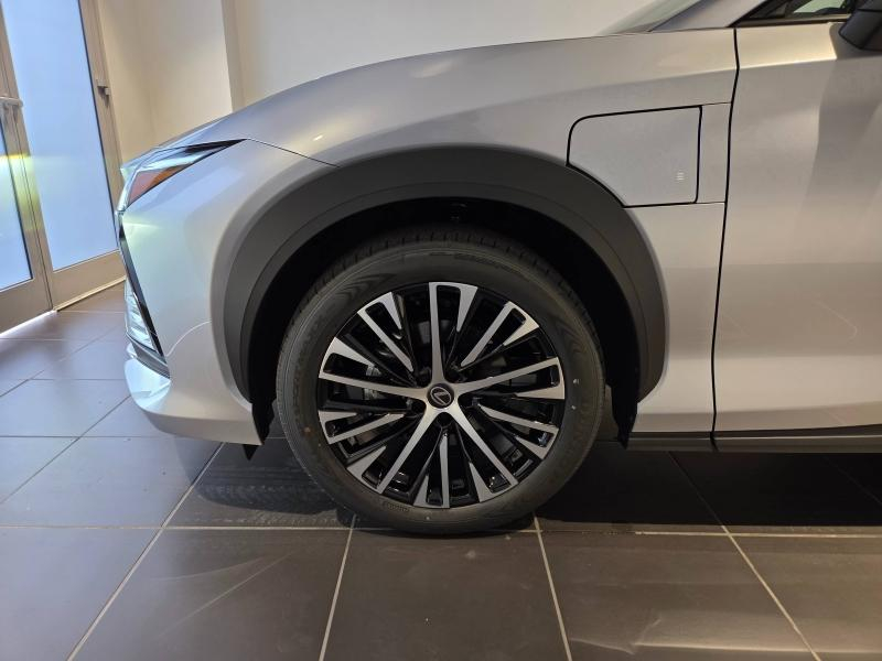 Photo 20 de l’annonce de LEXUS RZ d’occasion à vendre à AUBIÈRE