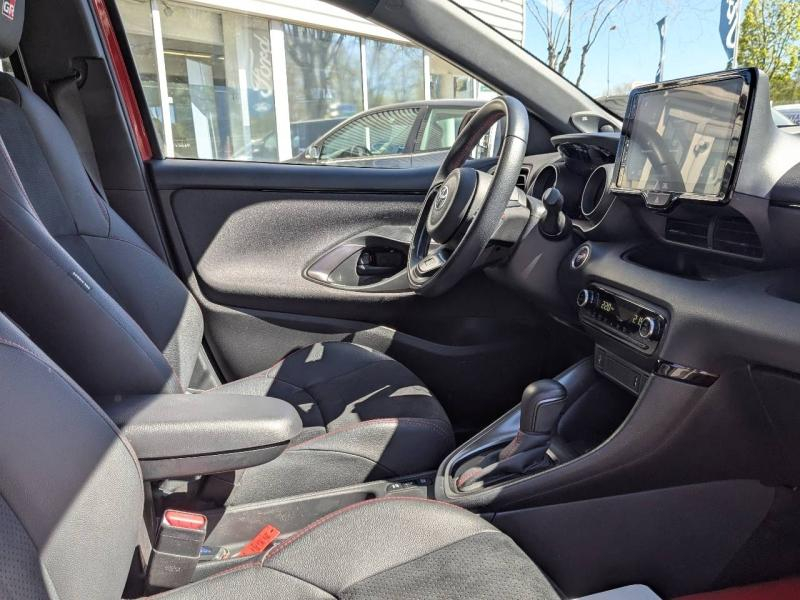 Photo 7 de l’annonce de TOYOTA Yaris d’occasion à vendre à AIX-EN-PROVENCE