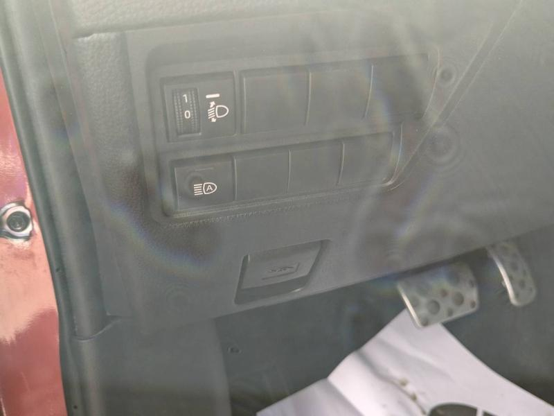 Photo 13 de l’annonce de TOYOTA Yaris d’occasion à vendre à AIX-EN-PROVENCE