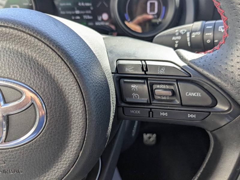 Photo 19 de l’annonce de TOYOTA Yaris d’occasion à vendre à AIX-EN-PROVENCE