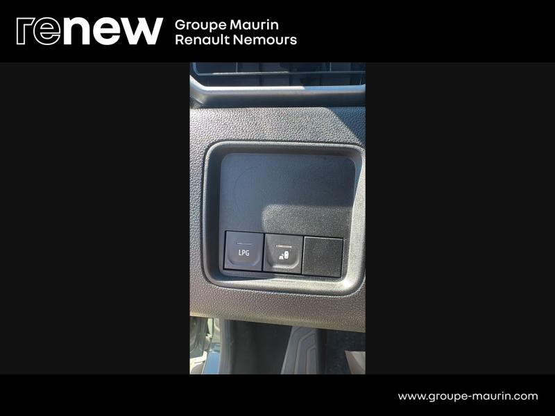 Photo 20 de l’annonce de DACIA Duster d’occasion à vendre à SAINT PIERRE LES NEMOURS