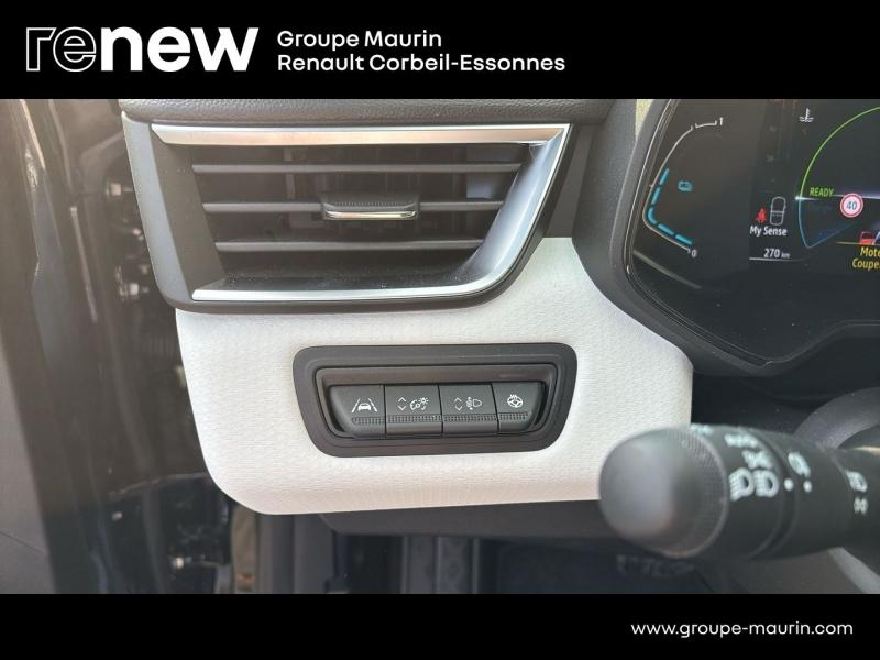 Photo 20 de l’annonce de RENAULT Clio d’occasion à vendre à CORBEIL-ESSONNES