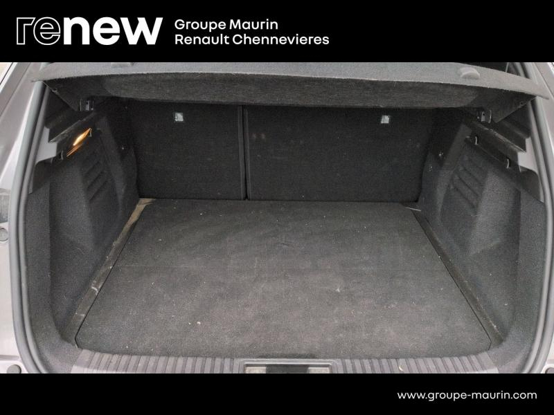 Photo 8 de l’annonce de RENAULT  d’occasion à vendre à CHENNEVIÈRES-SUR-MARNE