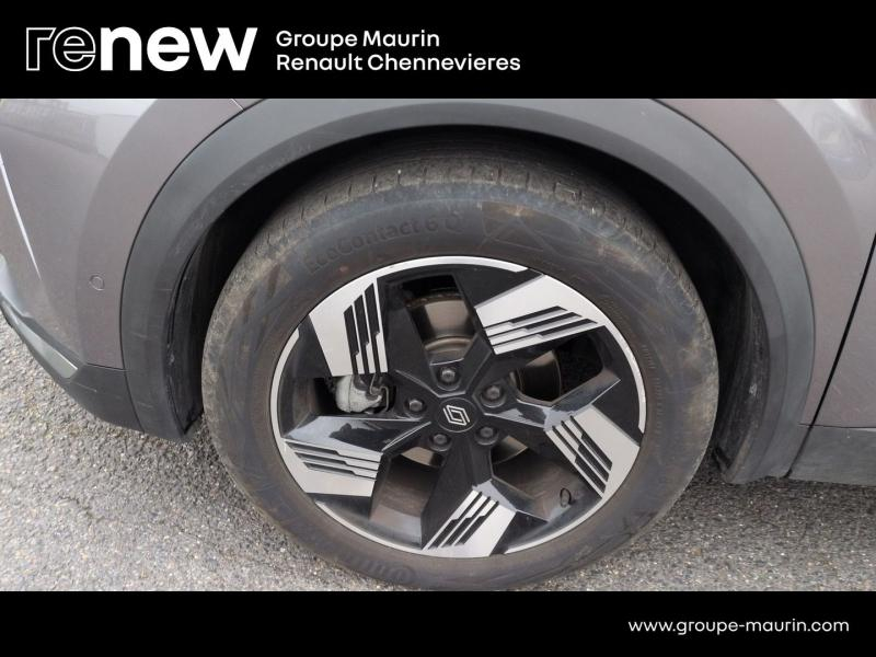 Photo 10 de l’annonce de RENAULT  d’occasion à vendre à CHENNEVIÈRES-SUR-MARNE