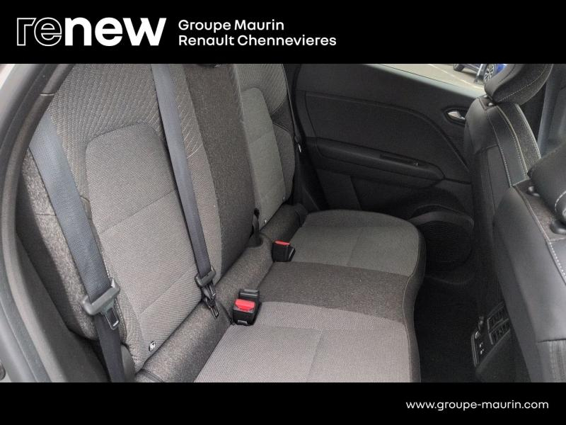 Photo 14 de l’annonce de RENAULT  d’occasion à vendre à CHENNEVIÈRES-SUR-MARNE