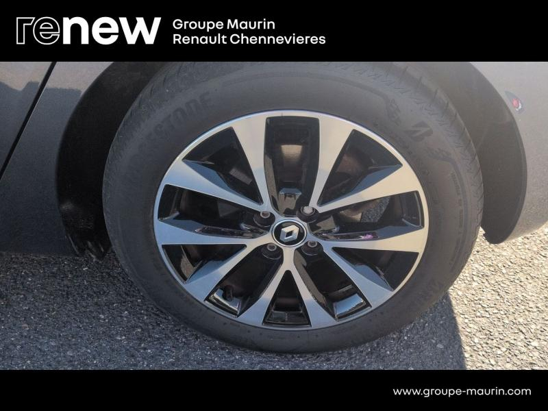 Photo 10 de l’annonce de RENAULT Clio d’occasion à vendre à CHENNEVIÈRES-SUR-MARNE